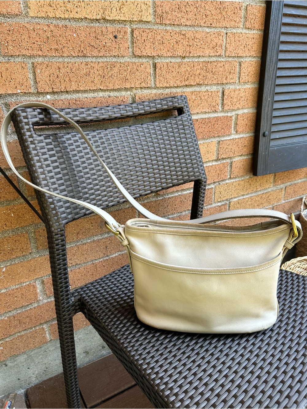 Vintage Coach 4143 - Worth Crossbody bag in Bone with Golden Hardware
